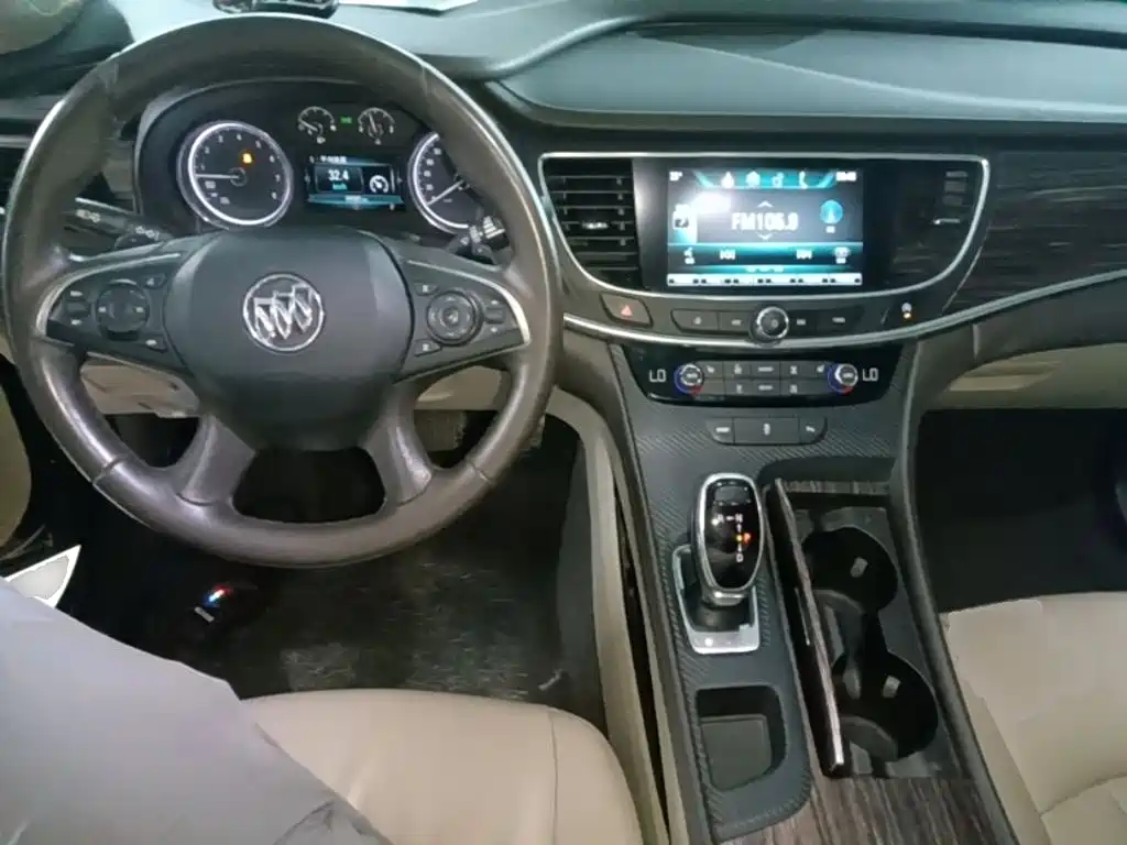 Buick LaCrosse — миниатюра 10