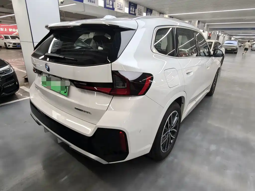 BMW iX1 — миниатюра 13