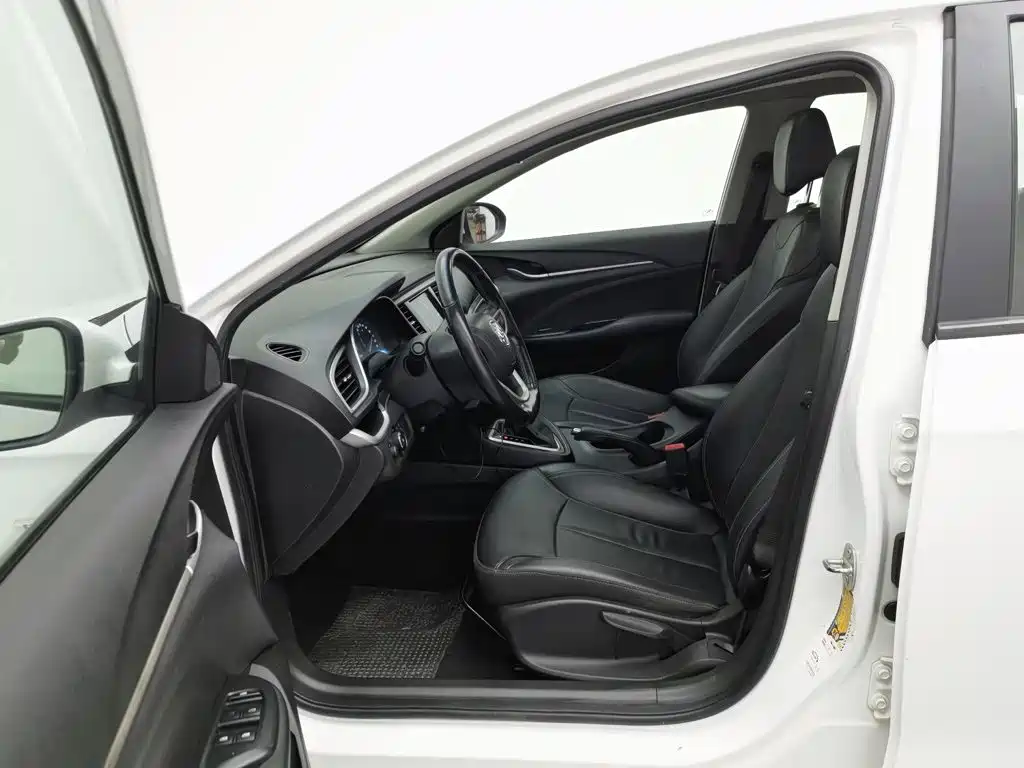 Buick Excelle — миниатюра 10