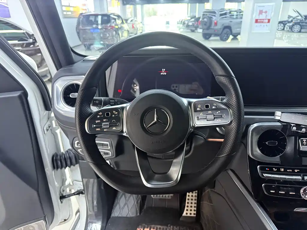Mercedes-Benz G-Class — миниатюра 11