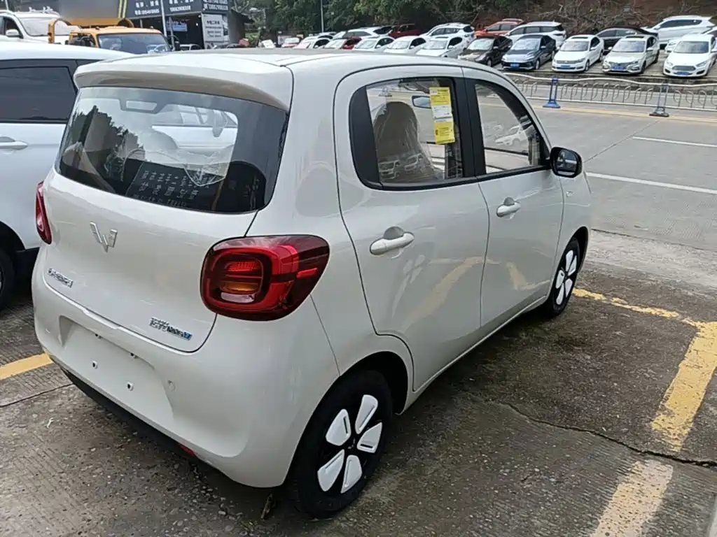 Wuling MINIEV — миниатюра 7