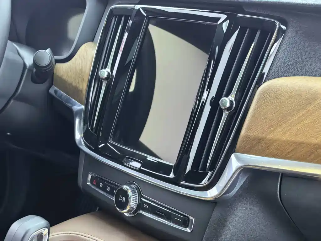 Volvo S90 — миниатюра 7