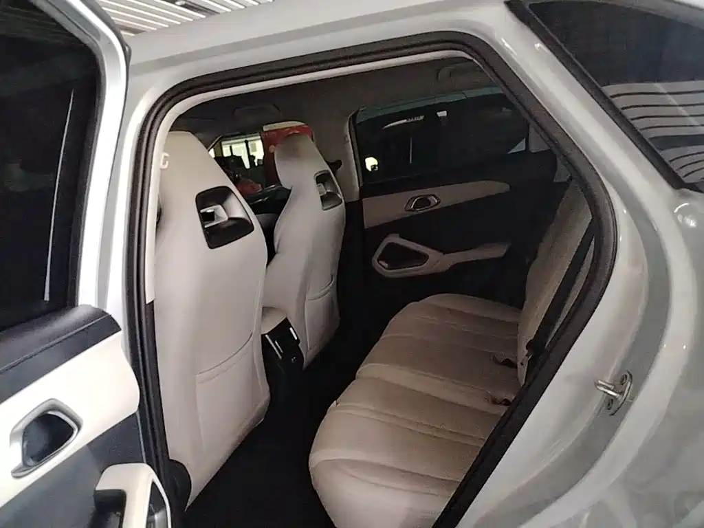 BYD Yuan UP — миниатюра 17