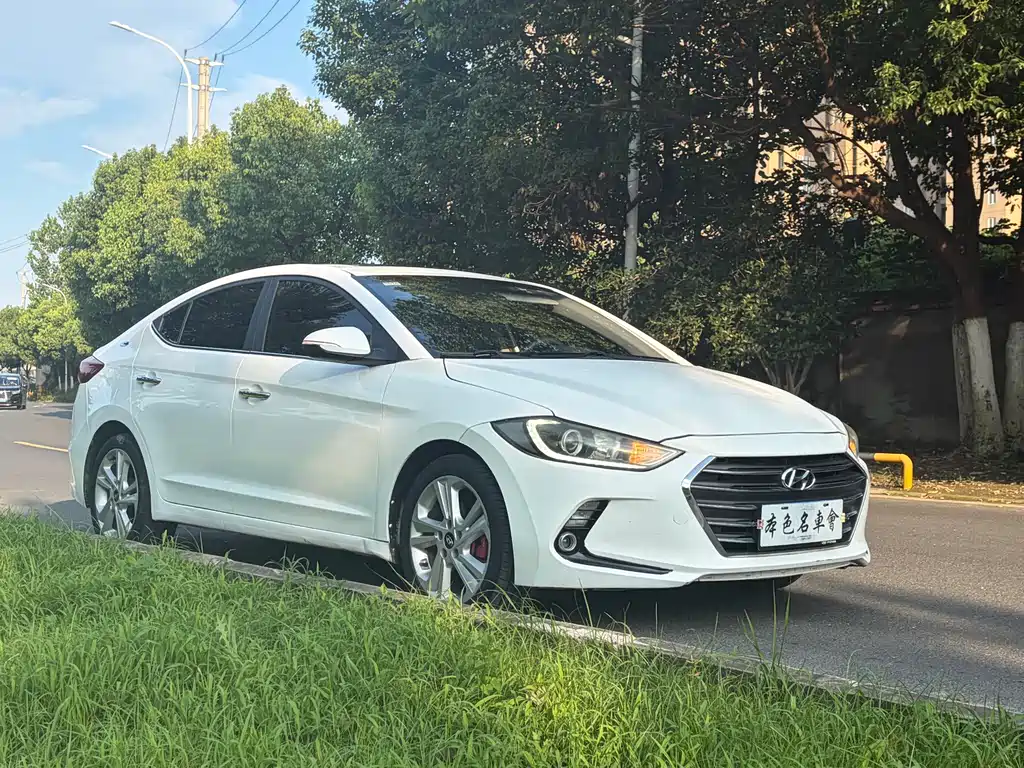 Hyundai Elantra — миниатюра 3