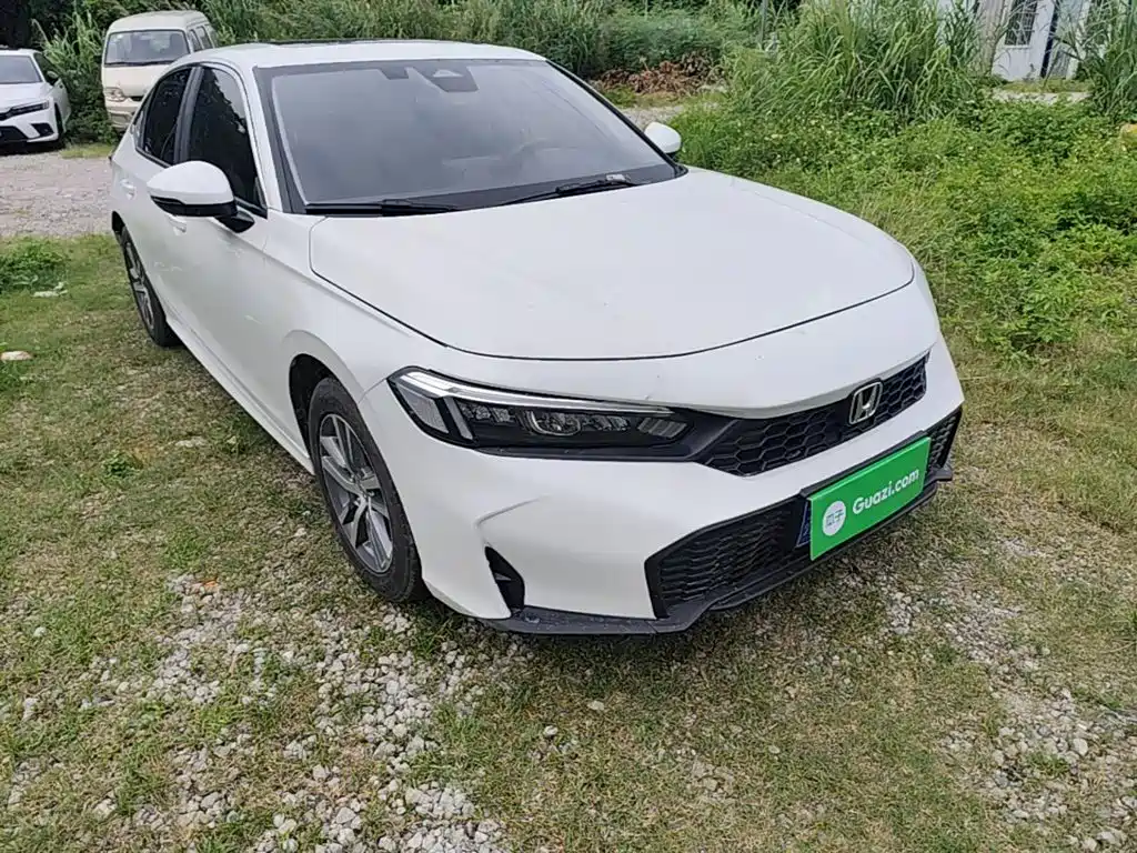 Honda Civic 2025 240TURBO CVT Plus