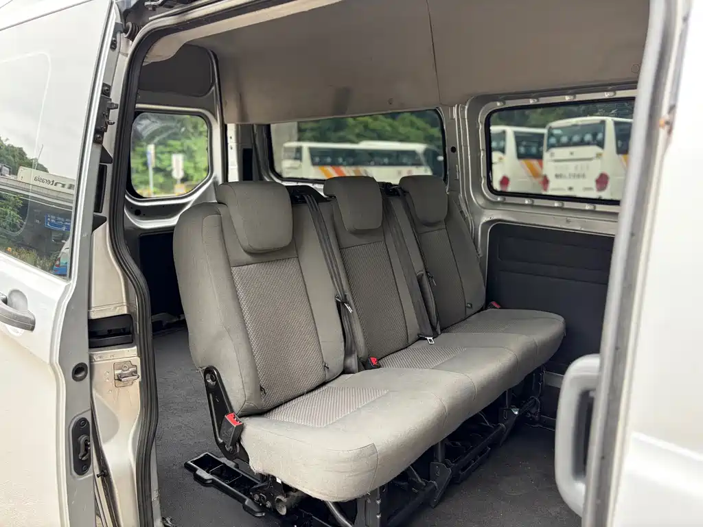 Ford Transit — миниатюра 9