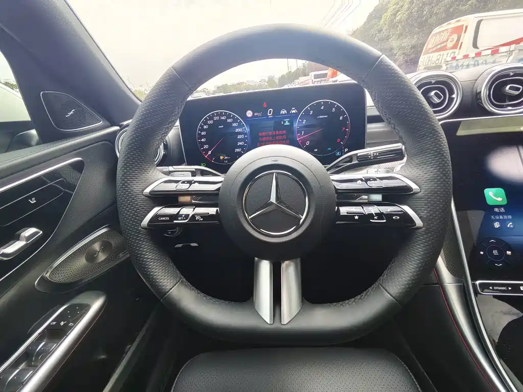 Mercedes-Benz C-Class — миниатюра 11
