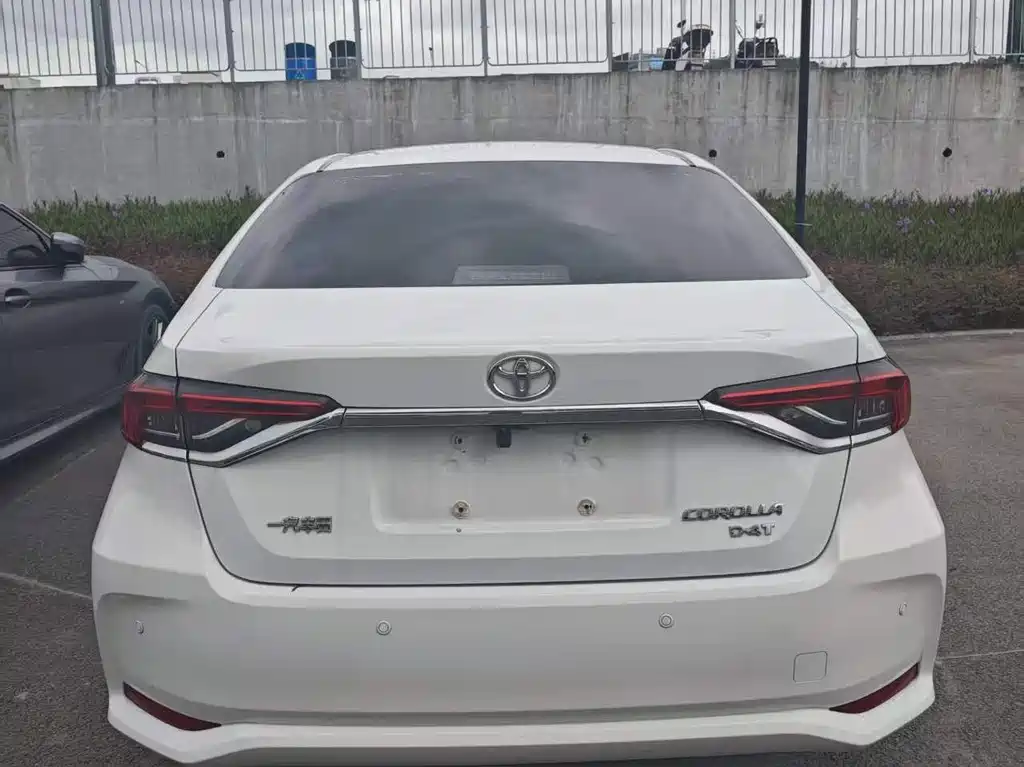Toyota Corolla — миниатюра 5