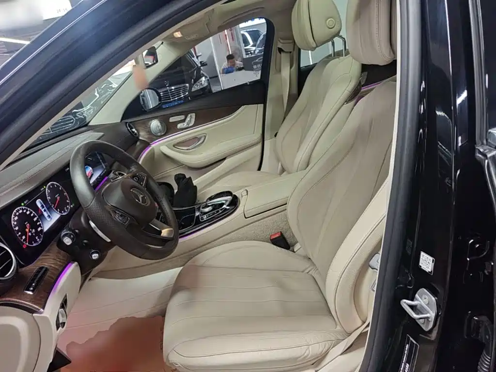 Mercedes-Benz E-Class — миниатюра 15