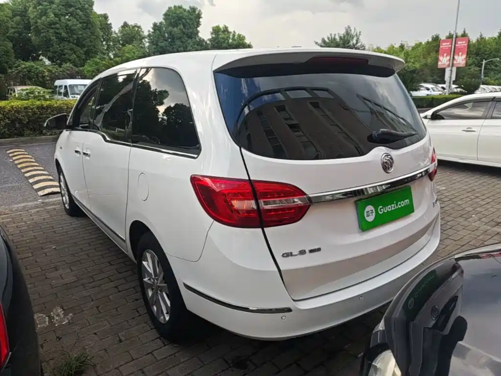 Buick GL8 — миниатюра 5