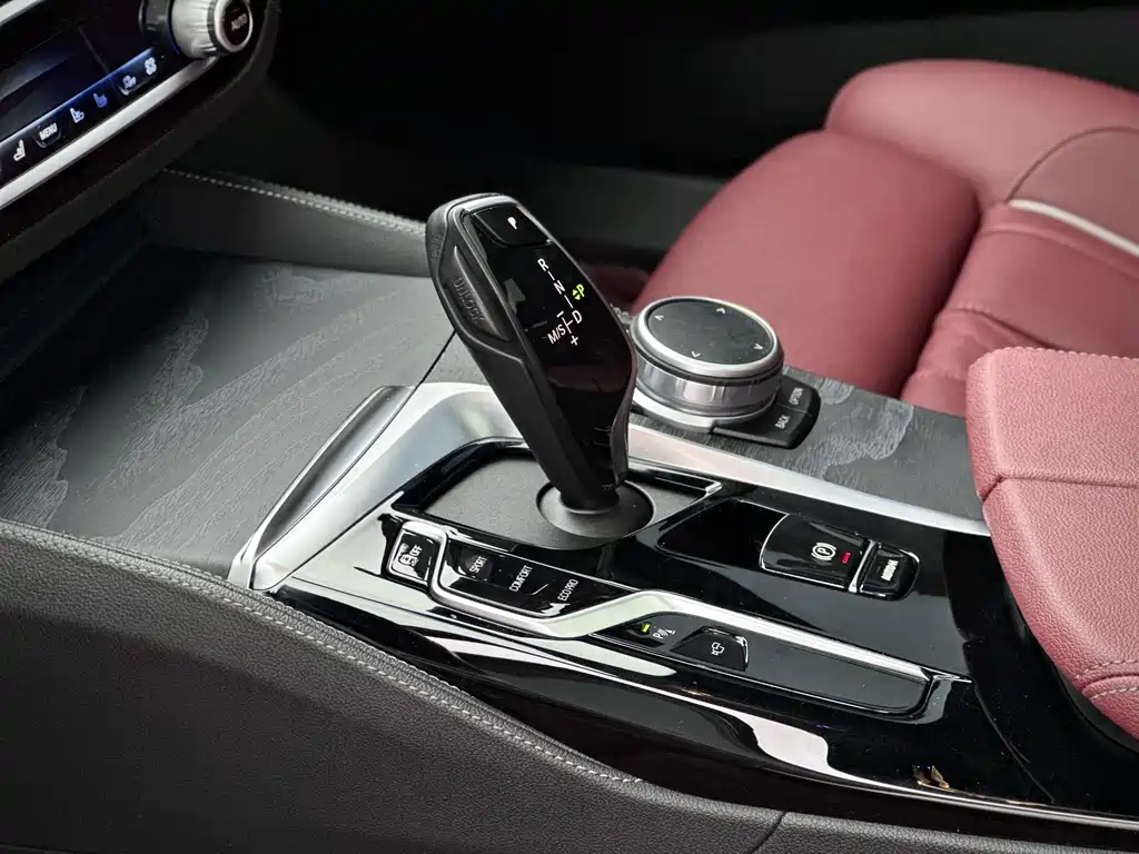 BMW 5 Series — миниатюра 8