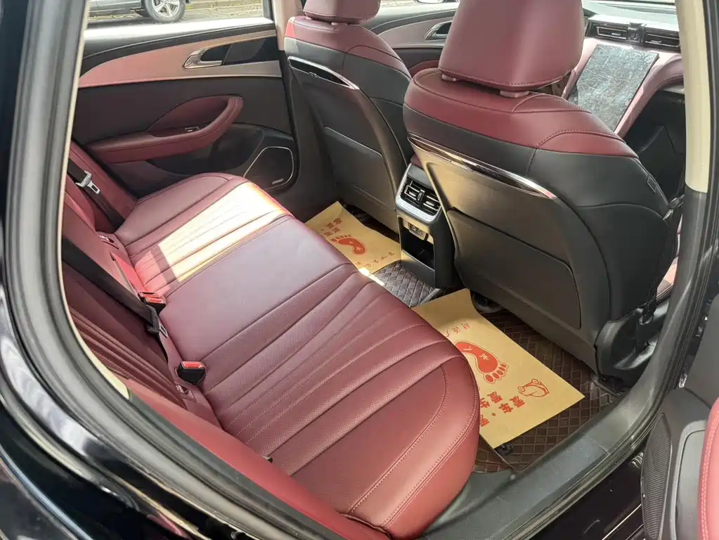 Hongqi Hongqi H5 — миниатюра 11