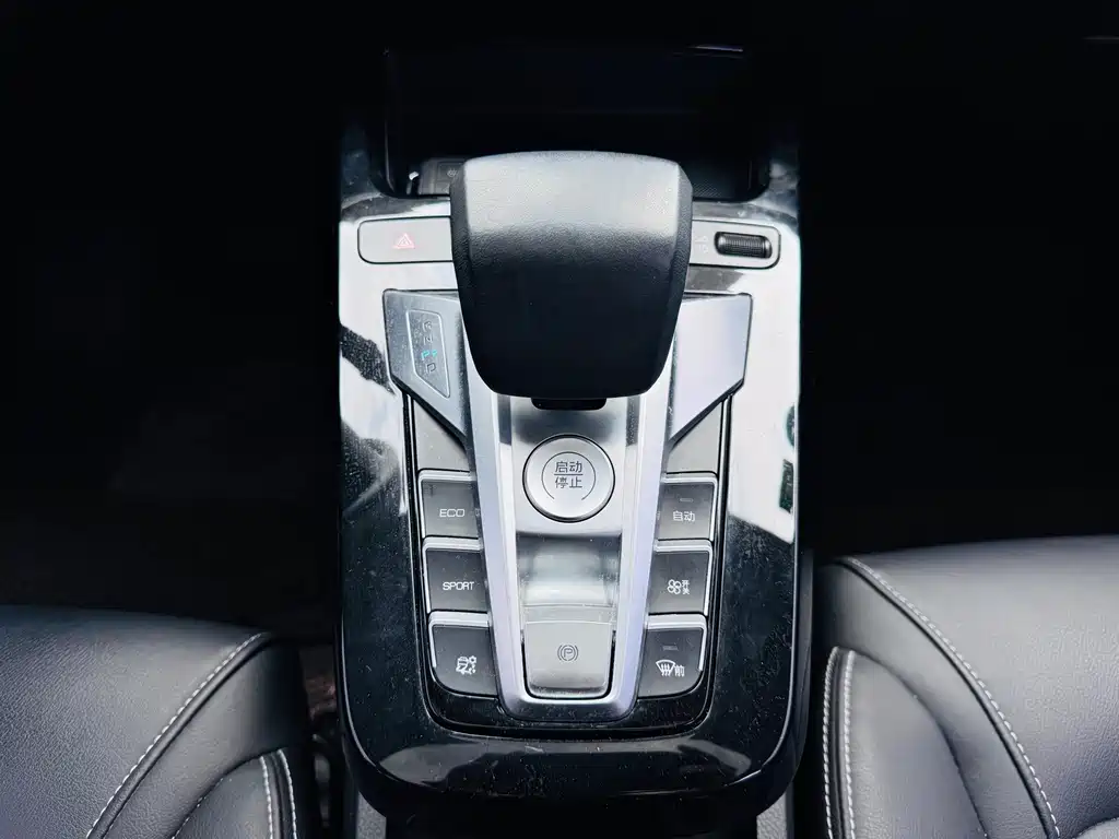 BYD Yuan EV — миниатюра 19