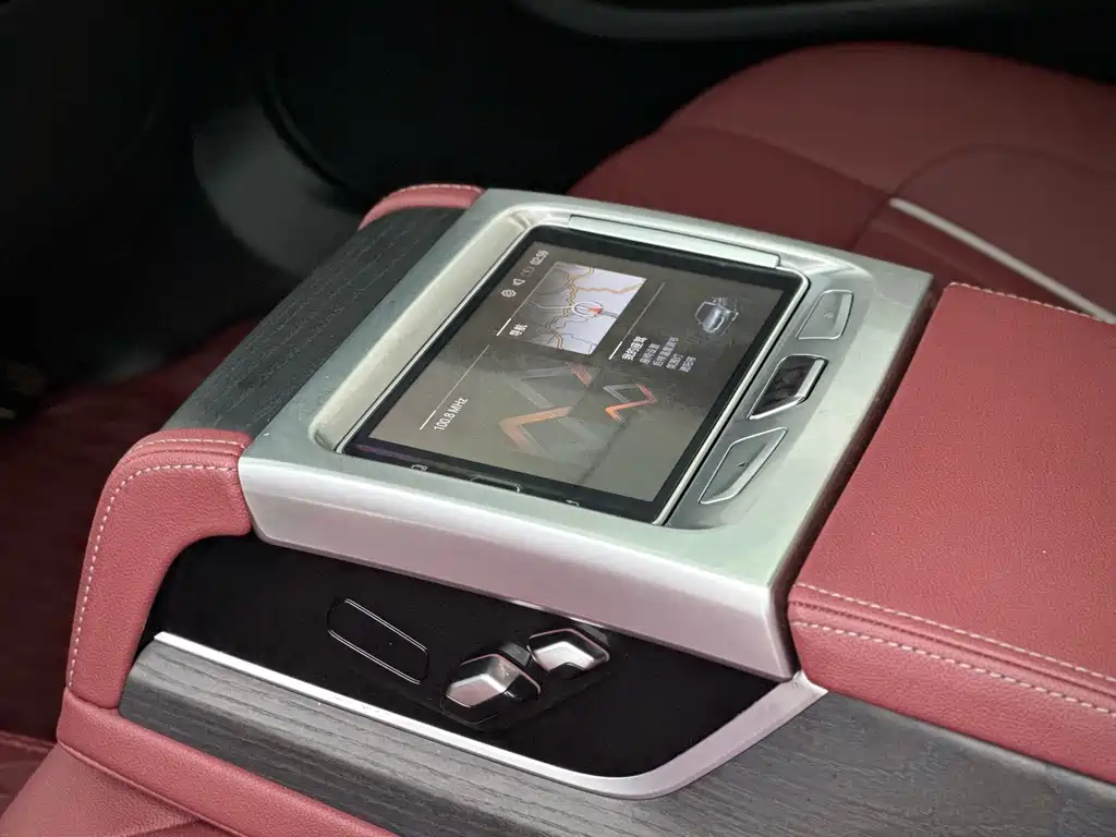 BMW 5 Series — миниатюра 10