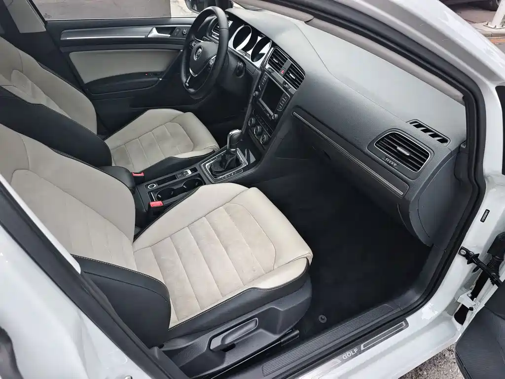 Volkswagen Golf — миниатюра 12