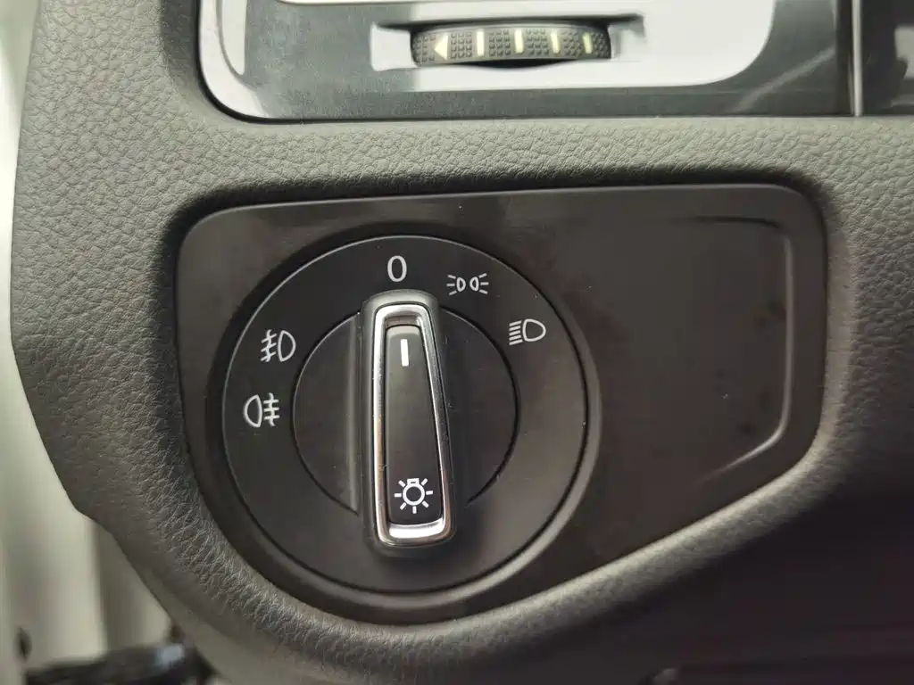 Volkswagen Golf — миниатюра 21