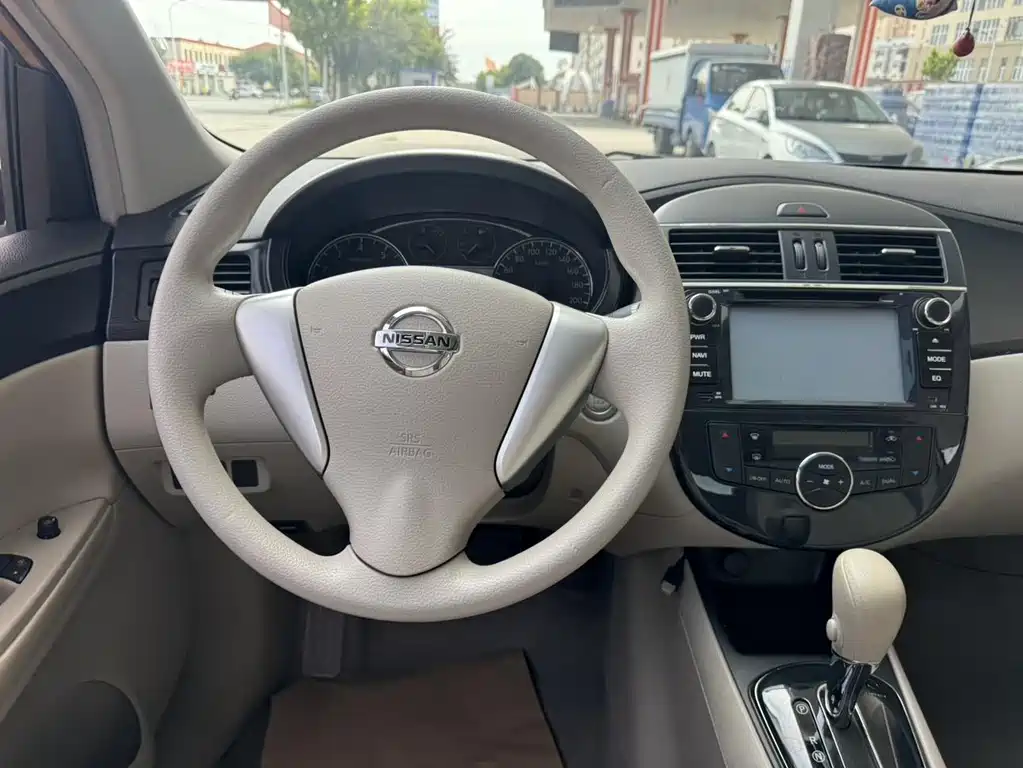 Nissan Tiida — миниатюра 13