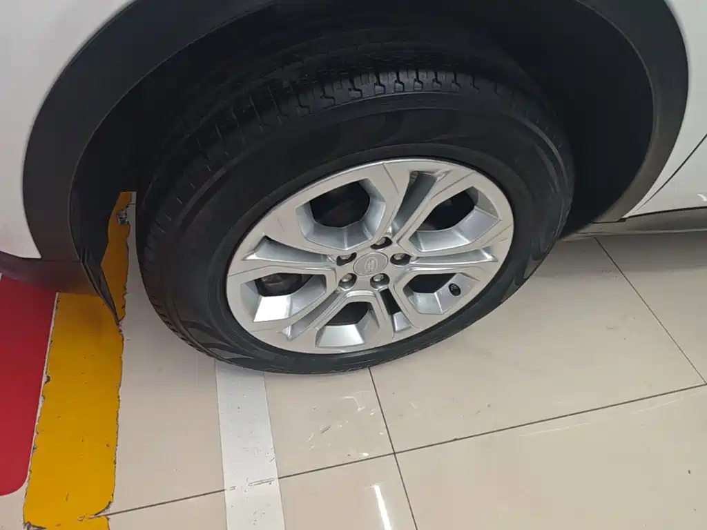 Land Rover Discovery Sport — миниатюра 23