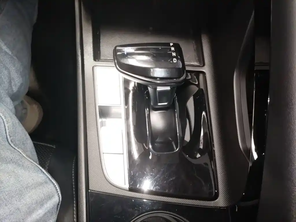 Hyundai Elantra — миниатюра 14