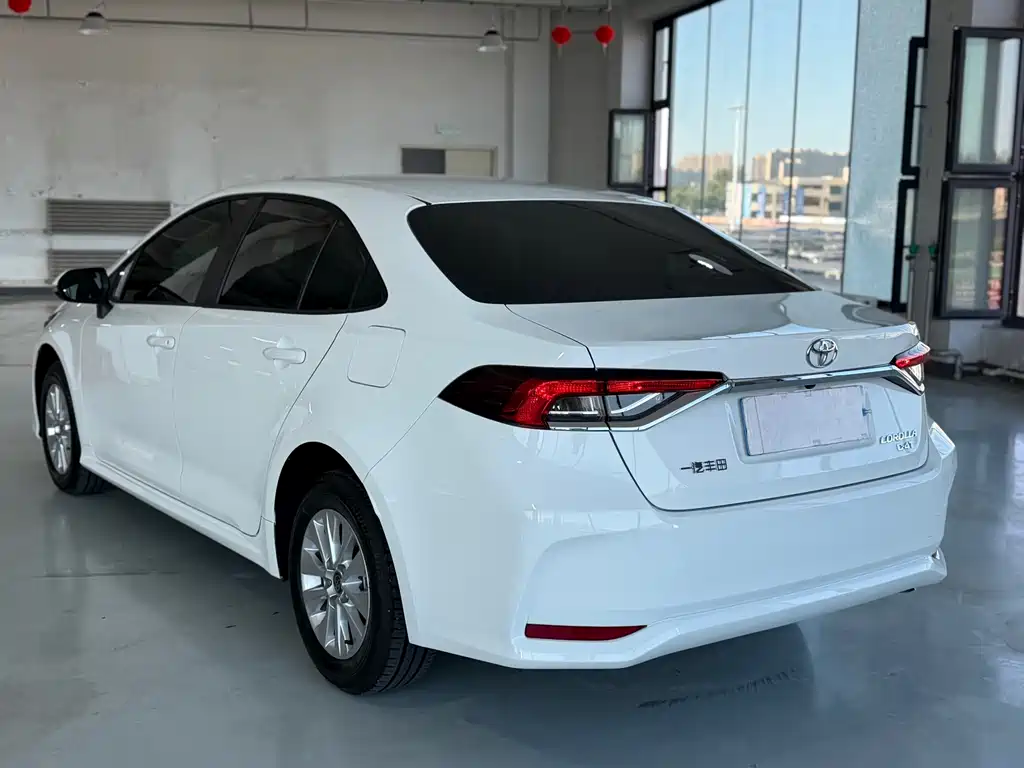 Toyota Corolla — миниатюра 7