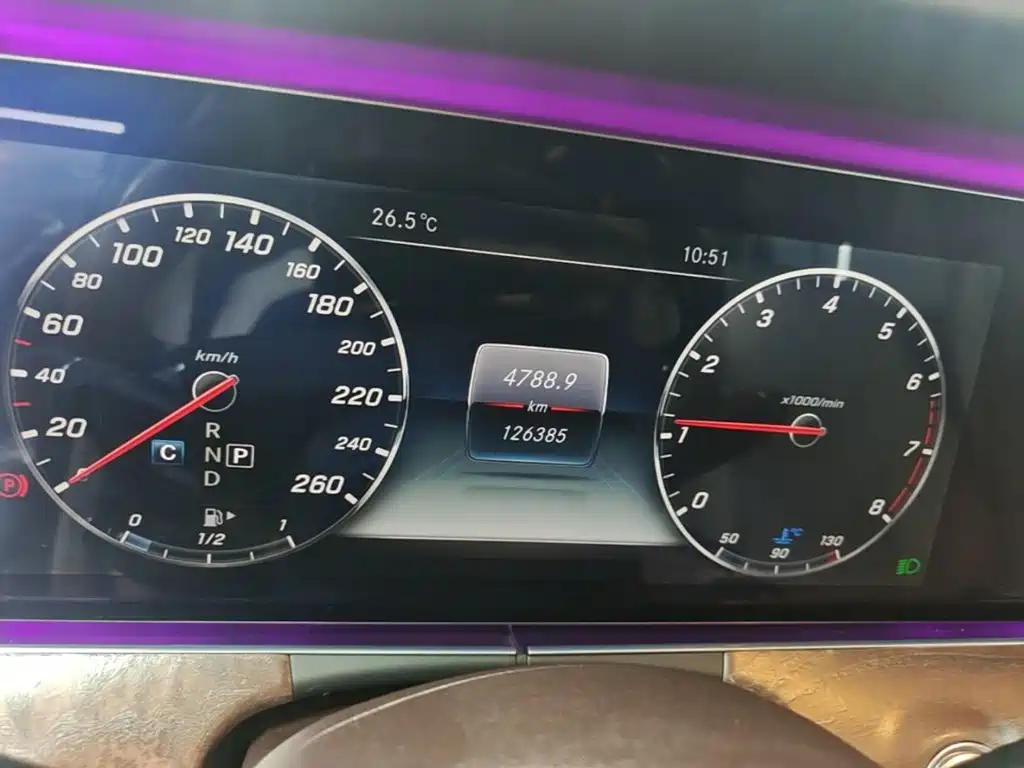 Mercedes-Benz E-Class — миниатюра 12