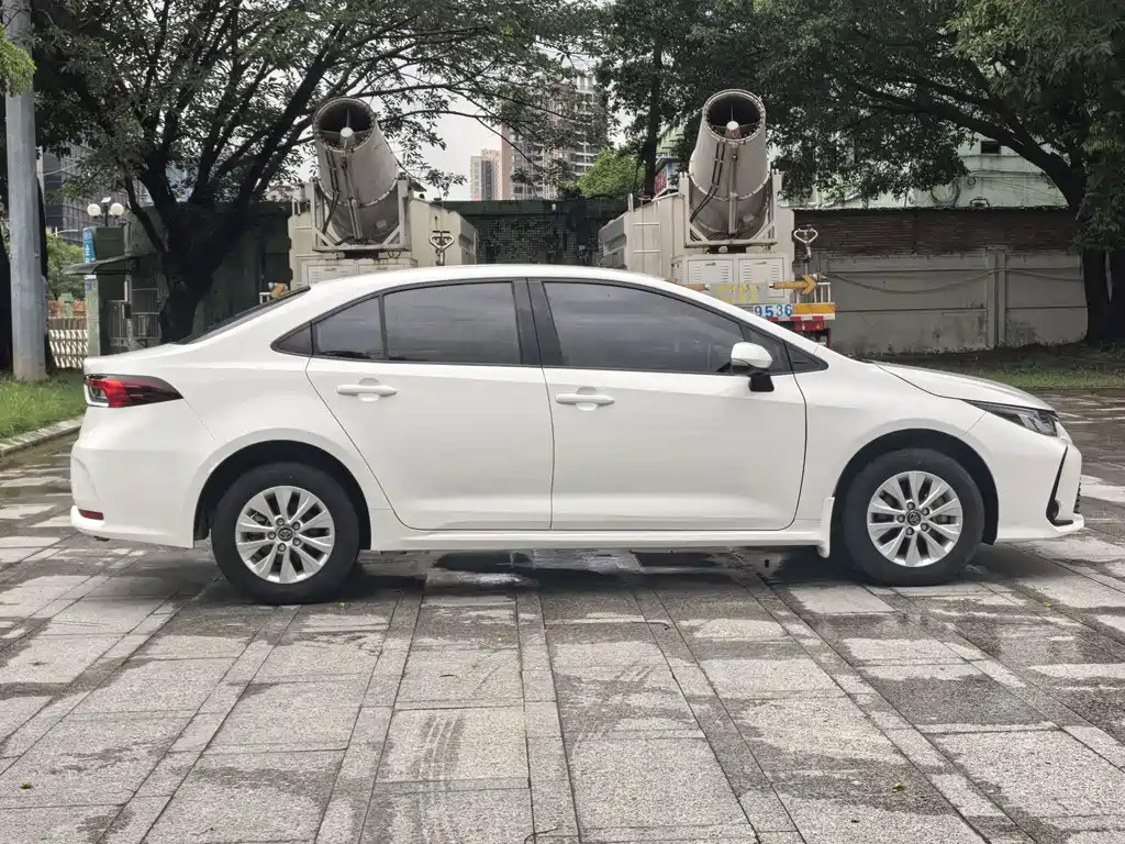 Toyota Corolla — миниатюра 8