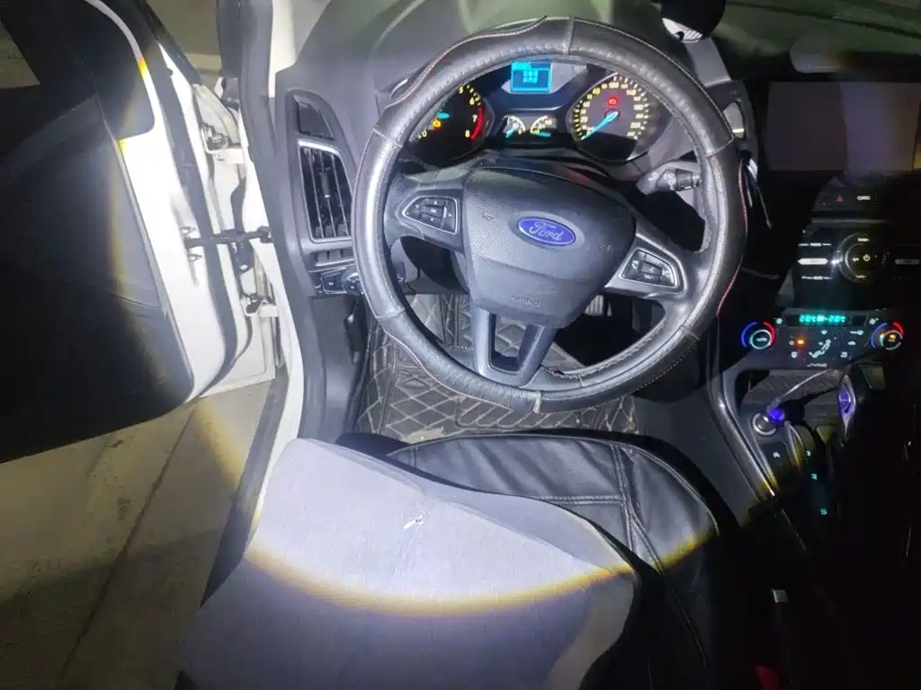 Ford Focus — миниатюра 11