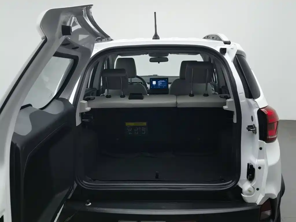 BYD Yuan Pro — миниатюра 16