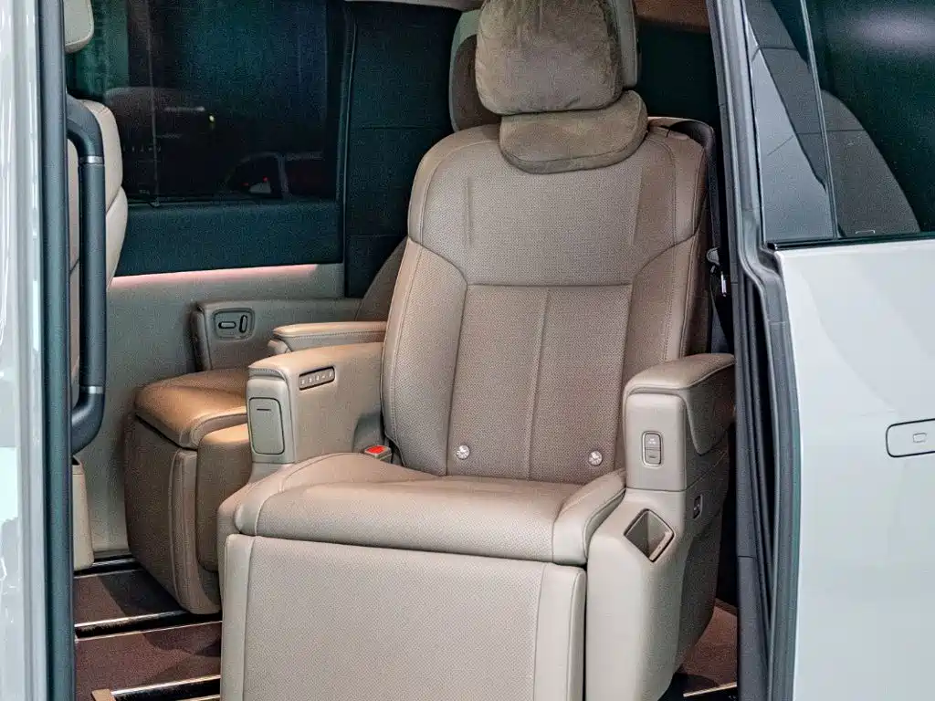 Li Auto Li MEGA — миниатюра 16