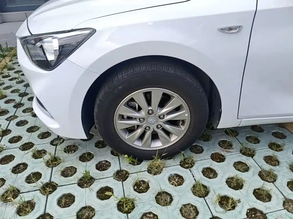 Hyundai Elantra — миниатюра 23