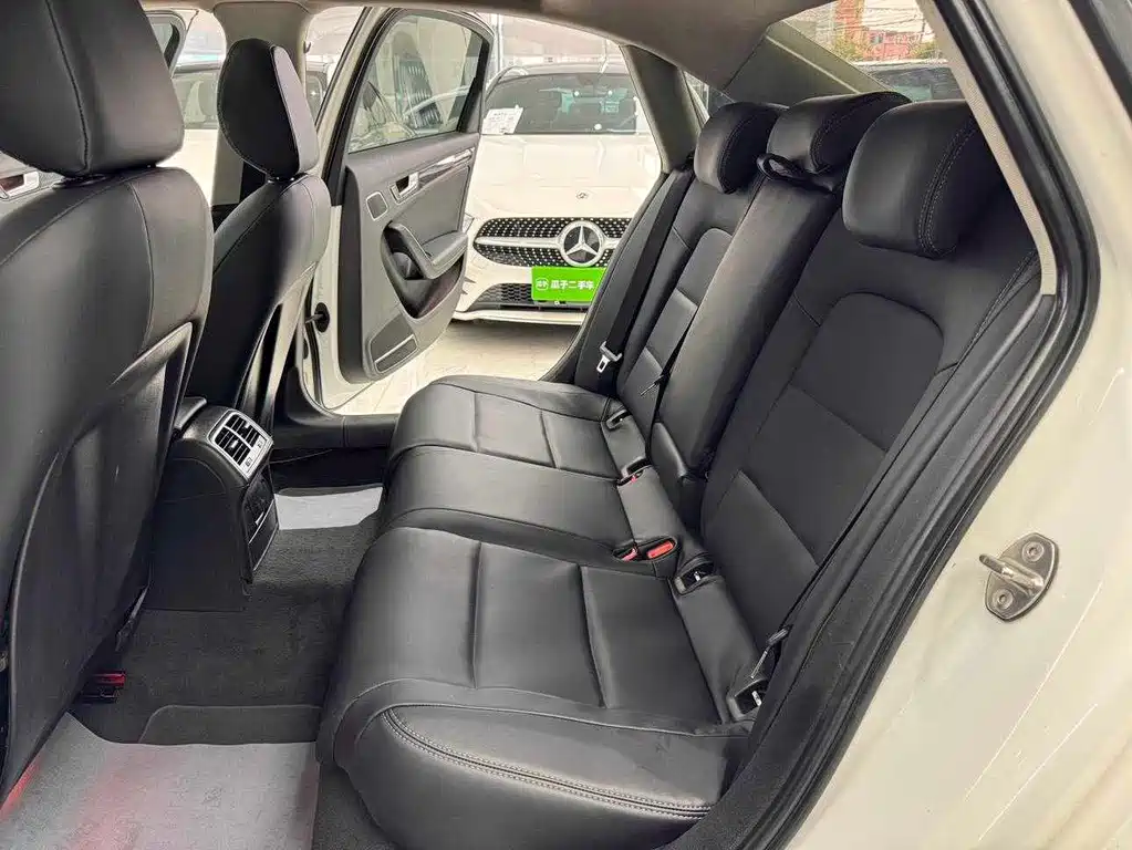 Audi A4L — миниатюра 19