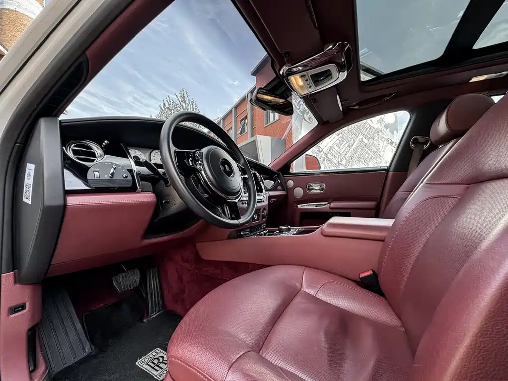 Rolls-Royce Ghost — миниатюра 6