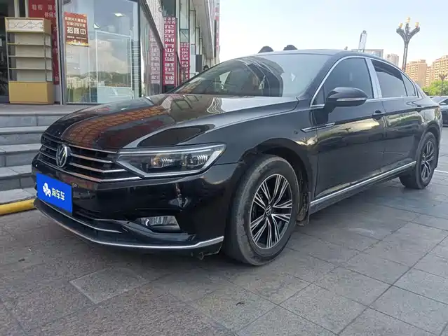 VOLKSWAGEN MAGOTAN 2021