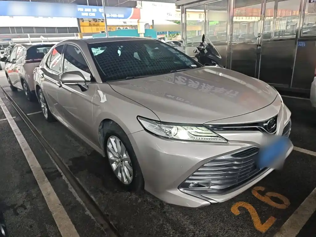 Toyota Camry — миниатюра 4