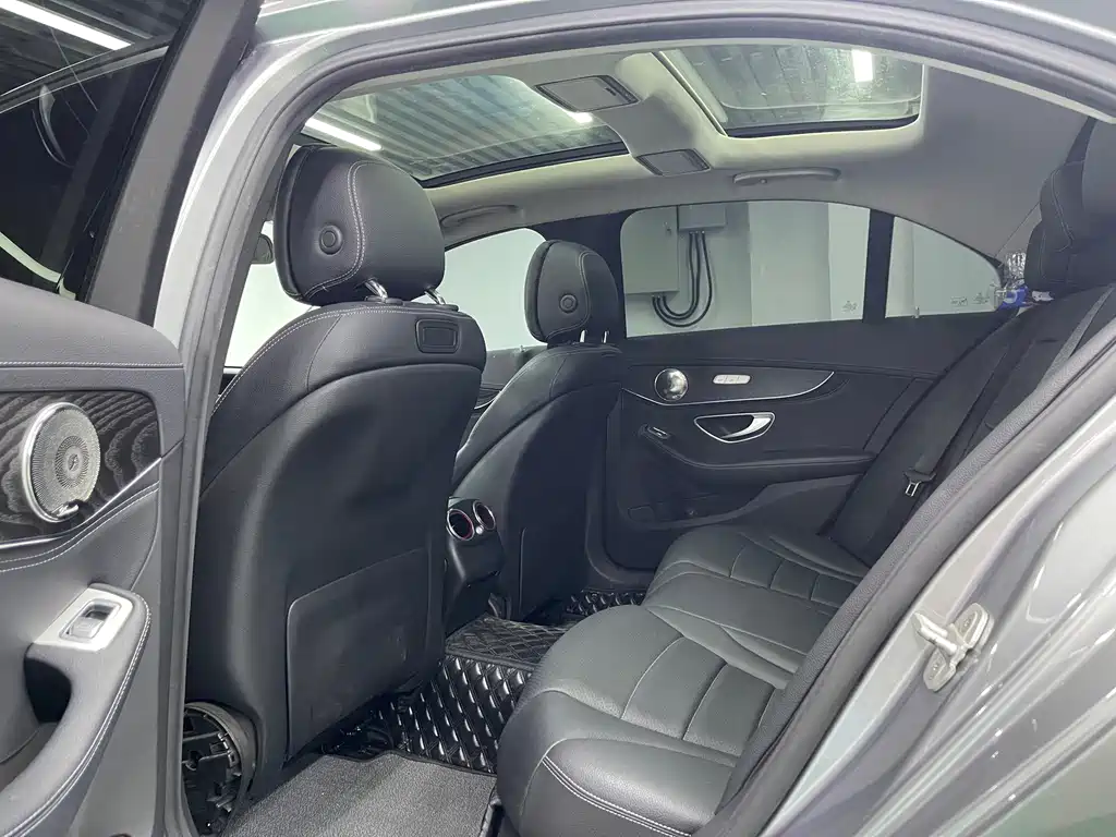 Mercedes-Benz C-Class — миниатюра 20