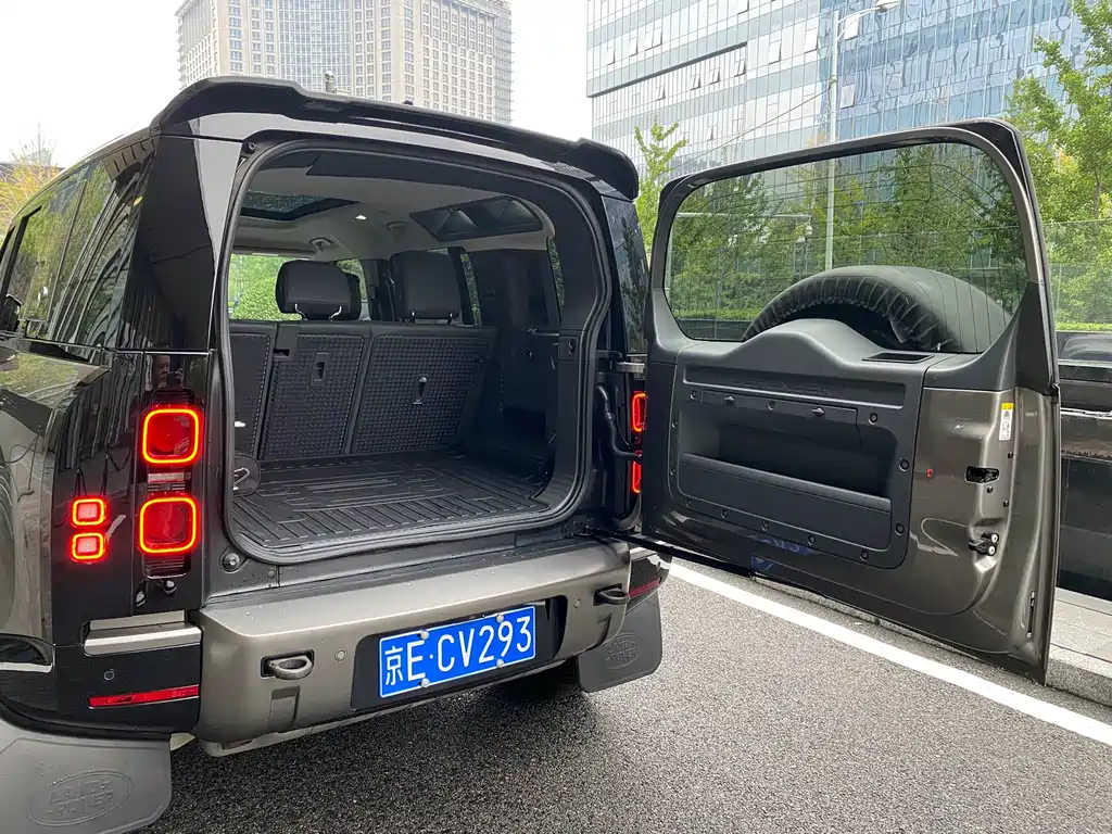 Land Rover Defender — миниатюра 29
