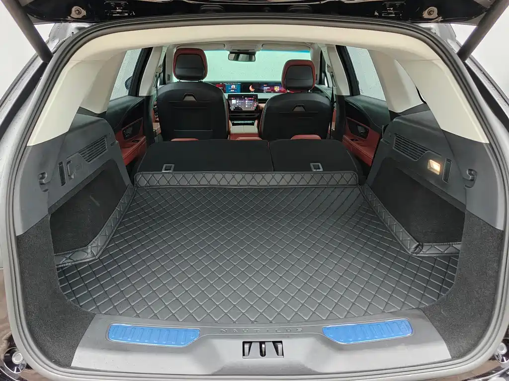 Lincoln Nautilus 2025 2.0T