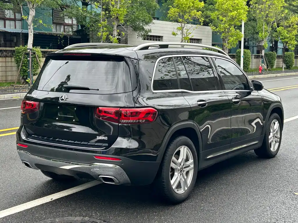 Mercedes-Benz GLB — миниатюра 9