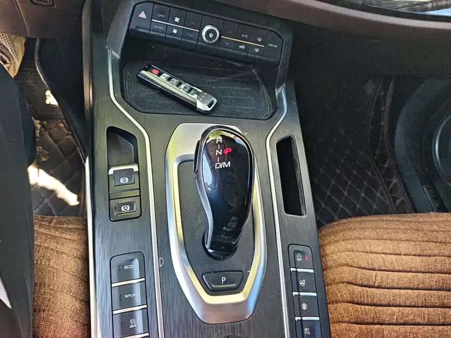 Wey Wey VV5 — миниатюра 16
