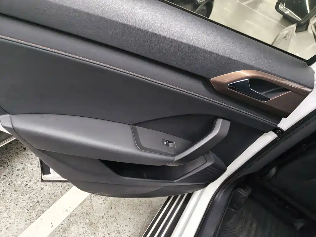 Volkswagen Tharu — миниатюра 6