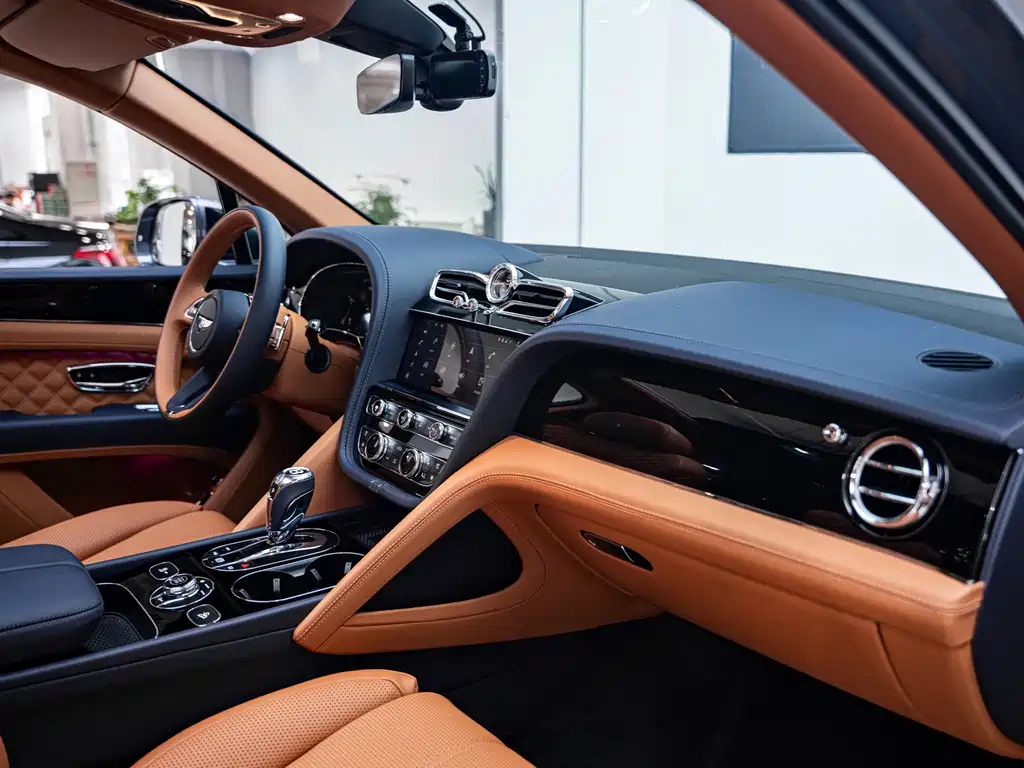 Bentley Bentayga — миниатюра 9