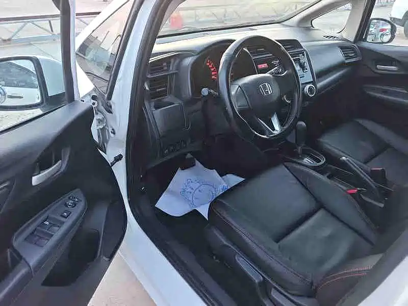 Honda Fit — миниатюра 5