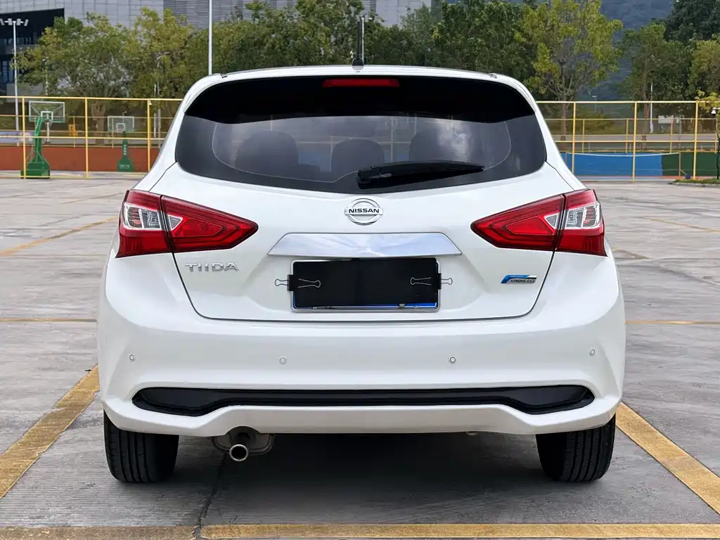 Nissan Tiida — миниатюра 9
