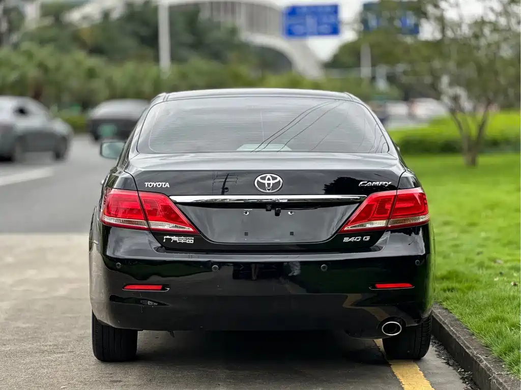Toyota Camry — миниатюра 8