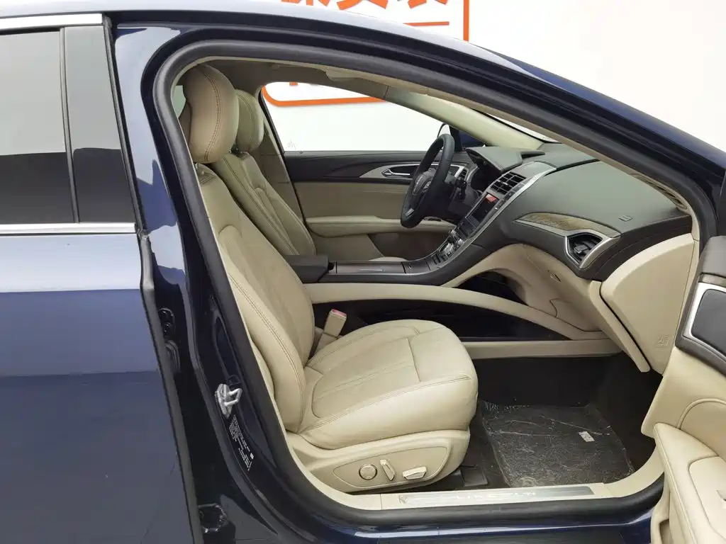 Lincoln MKZ — миниатюра 23