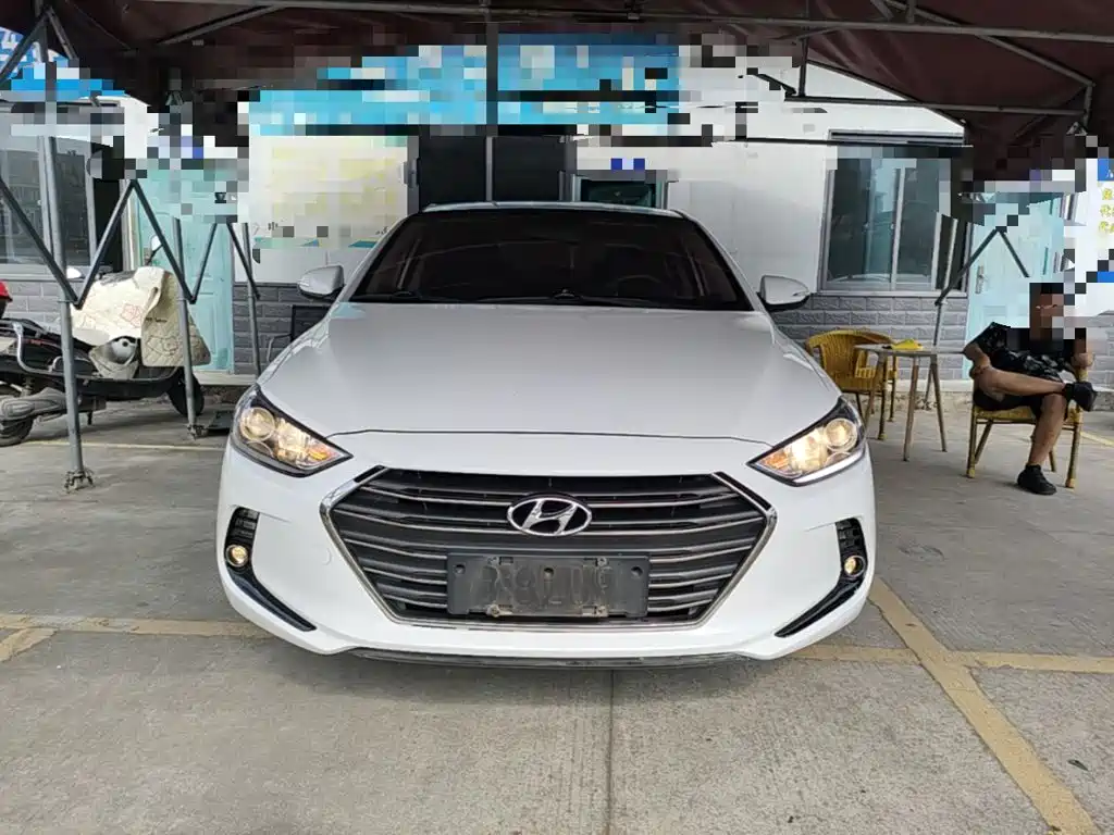 Hyundai Elantra — миниатюра 3
