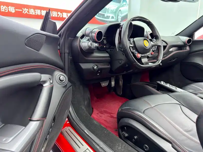 Ferrari F8 — миниатюра 7