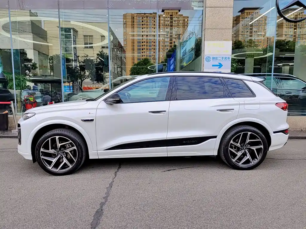Audi AudiQ6L e-tron — миниатюра 3