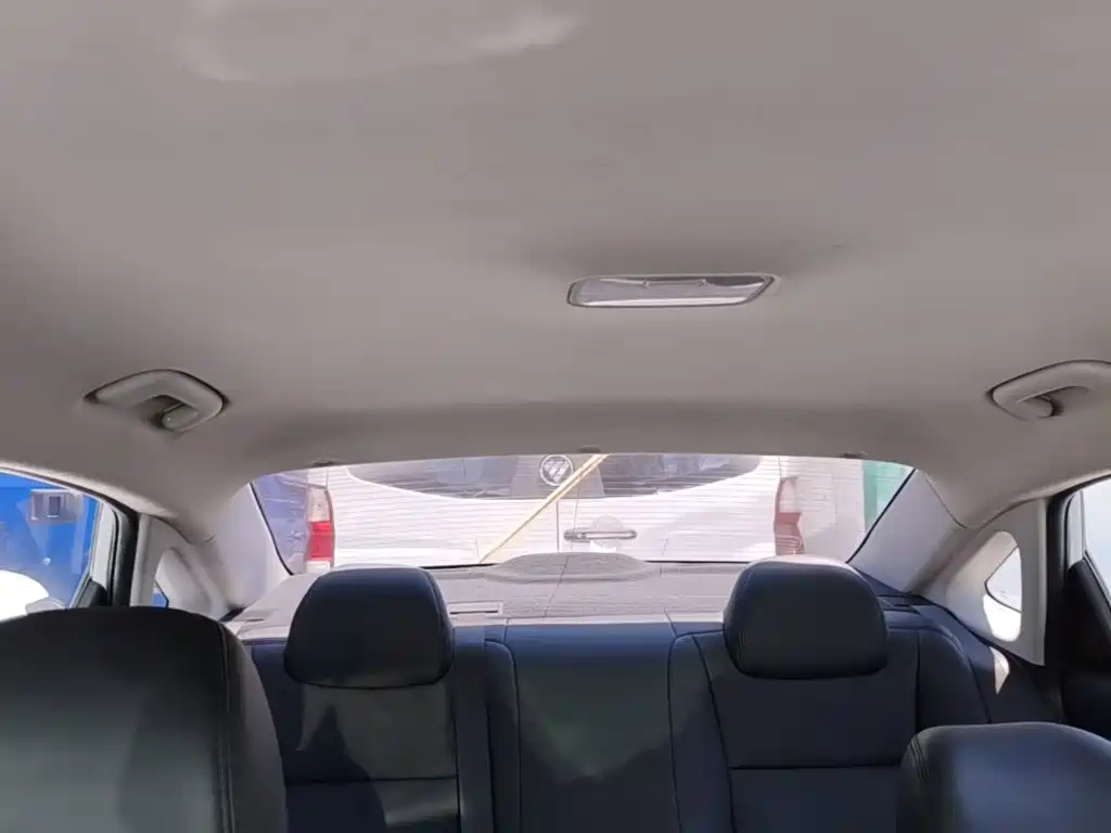 Hyundai Elantra — миниатюра 18
