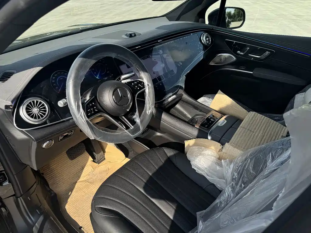 Mercedes-Benz EQS SUV — миниатюра 7
